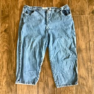 Valerie Stevens Cropped Jeans
